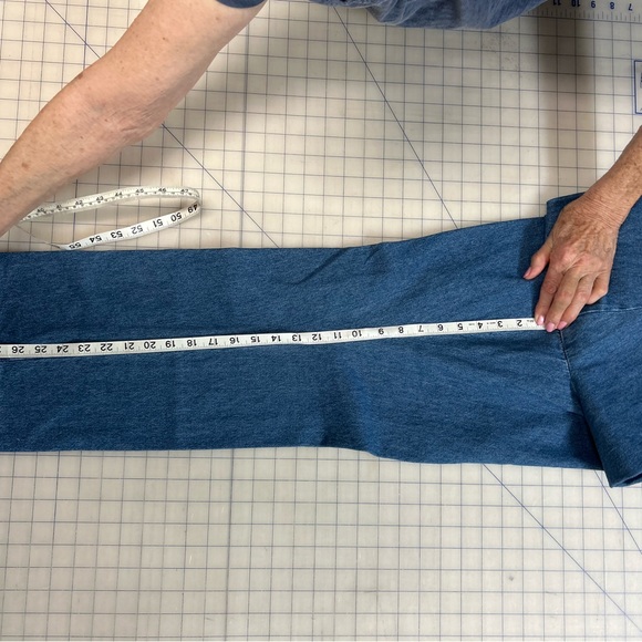 NWT Chic Comfort Collection jeans - Picture 3 of 6